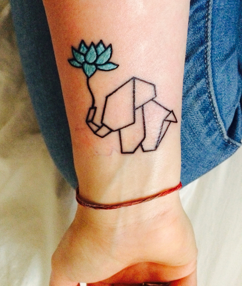 tatouage-origami-éléphant-lotus-bleu