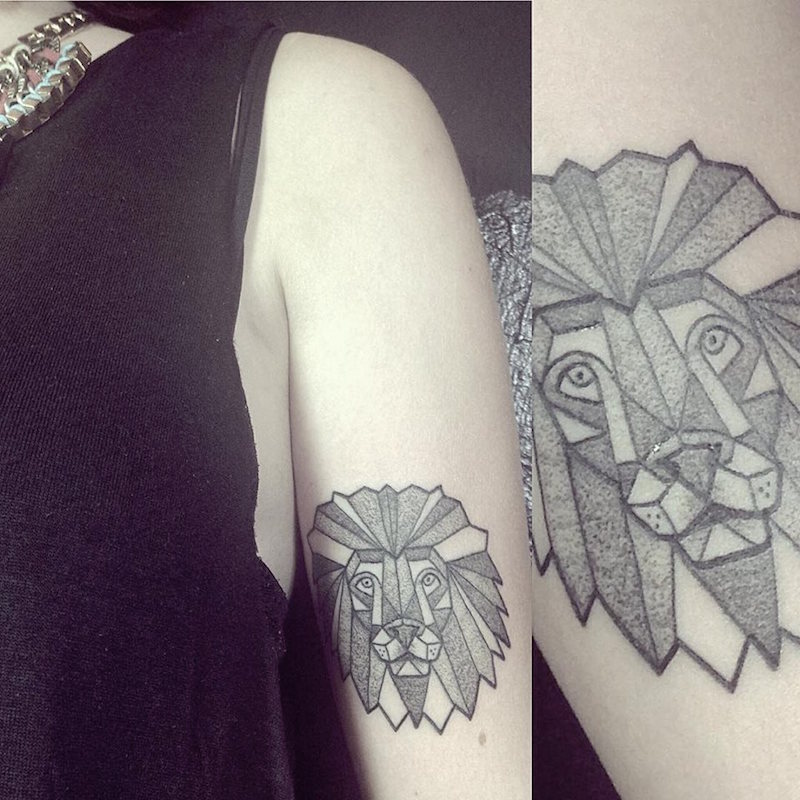 tatouage-origami-lion-noir-gris-Ana-Work