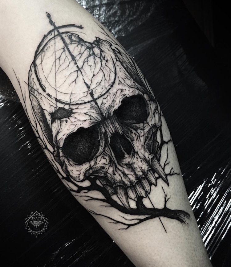 tatouage-tete-de-mort-black-work-superbe