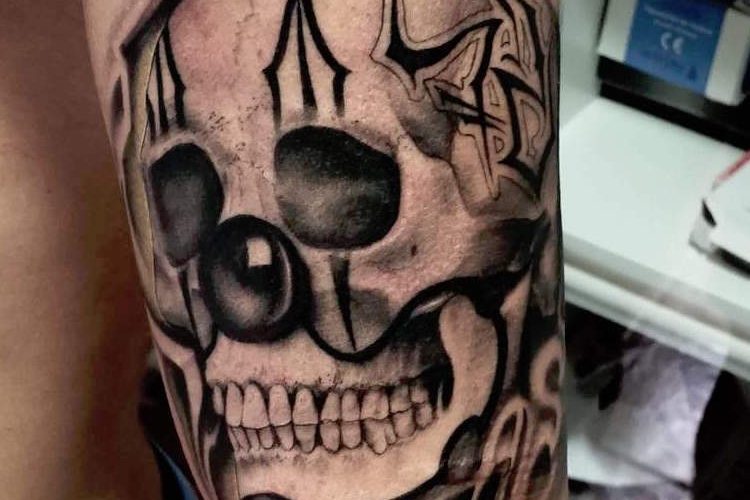 Tatouage tête de mort - 40+ idées memento mori tatouage en styles variés
