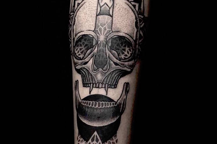 Tatouage tête de mort - 40+ idées memento mori tatouage en styles variés