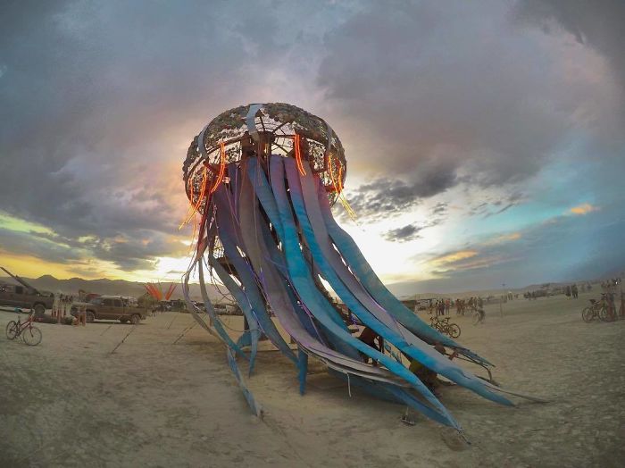 Burning-Man-2017-sculpture-méduse-gigantesque