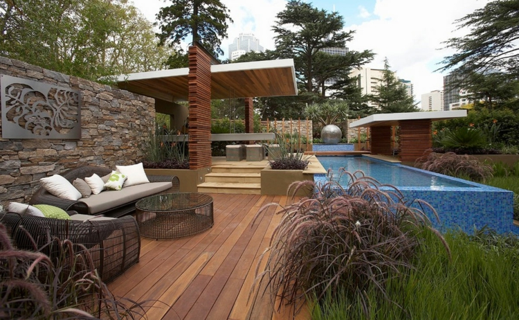 aménagement-jardin-paysager-moderne-terrasse-pergola-piscine