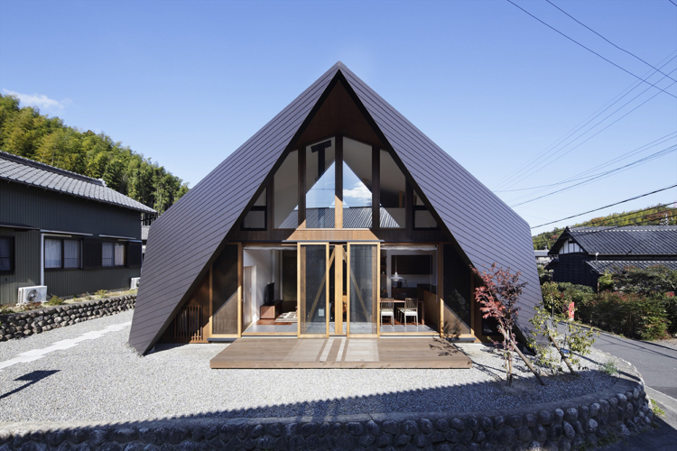 architecture-contemporaine-pliage-papier-maison-toit-origami-Japon