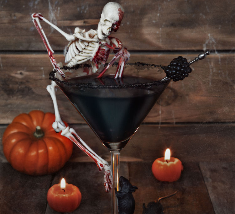 cocktail Halloween jus-mûrs-verre-martini