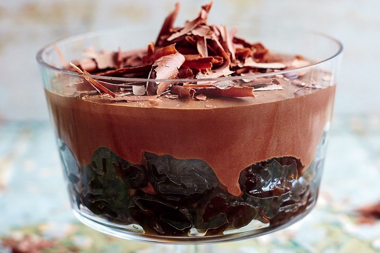 desserts-de-Jamie-Oliver-mousse-au-chocolat-prunes
