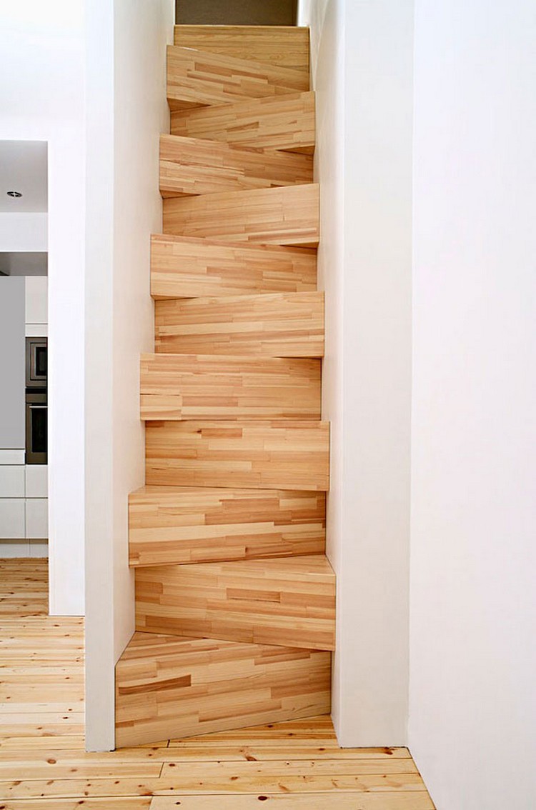 escalier-intérieur-moderne-bois-clair-régal