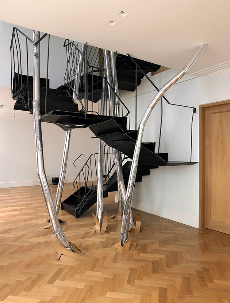 escalier-intérieur-moderne-effet-brisé-métal-bois-design-créatif