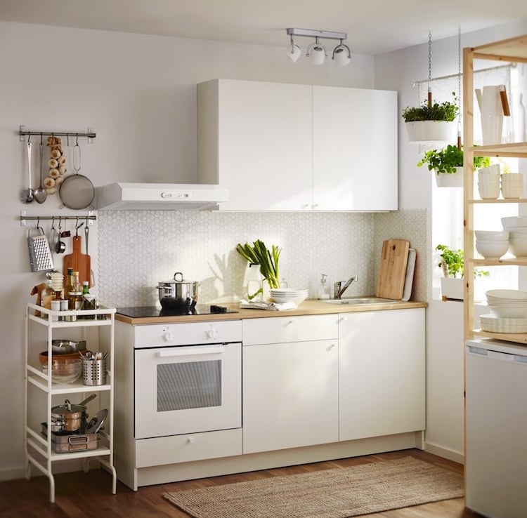 idées-meubles-déco-catalogue-IKEA-cuisine-KNOXHULT-blanche
