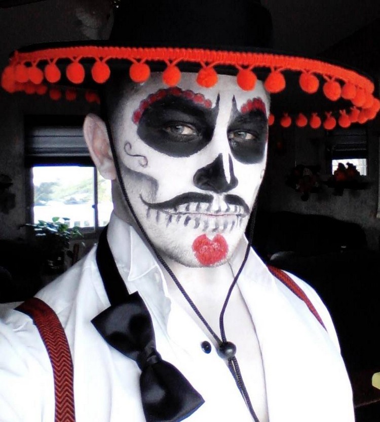maquillage-halloween-homme-idée-originale-tête-de-mort-mexicaine