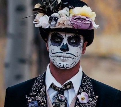 maquillage-halloween-homme-tête-de-mort-idée-originale-fleurs