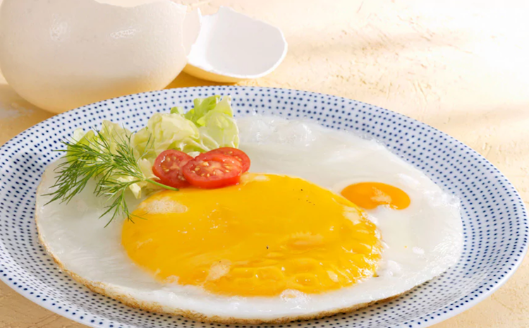 œuf d’autruche recette-oeuf-au-plat-nature