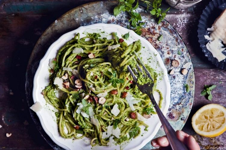 recette-pasta-jamie-oliver-idée-végétarienne-noix-épinards