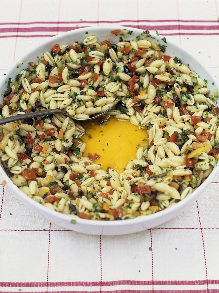 recette-pasta-salade-tomates-basilic-olives