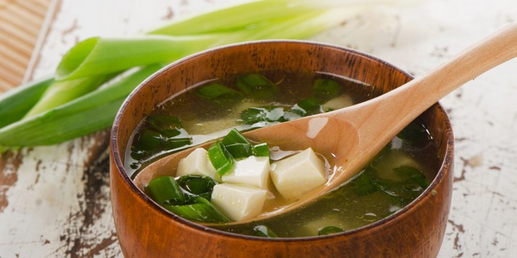 recette-soupe-miso-traditionnelle-tofu