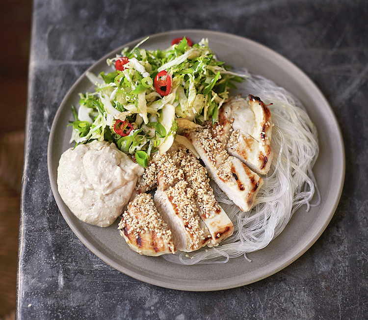 recettes Jamie Oliver poulet-sésame-nouilles-salade