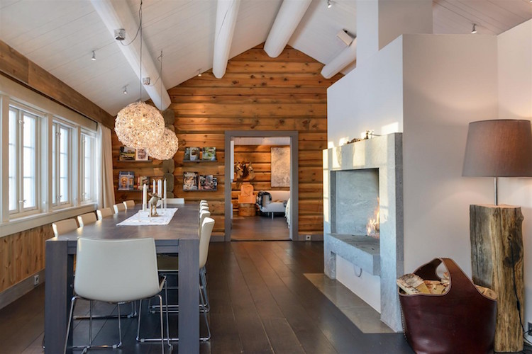salle à manger bois moderne lambris-mural-bois-table-bois-gris-cheminée