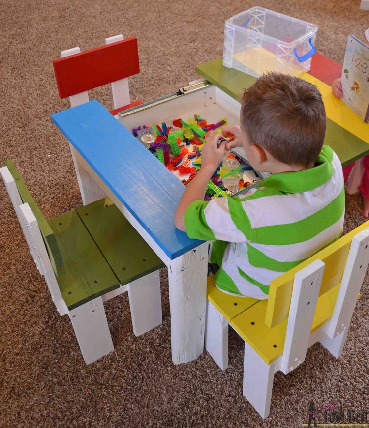 table-lego-chaises-enfant-jeux