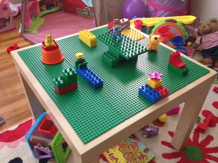 table-lego-couleurs-enfants