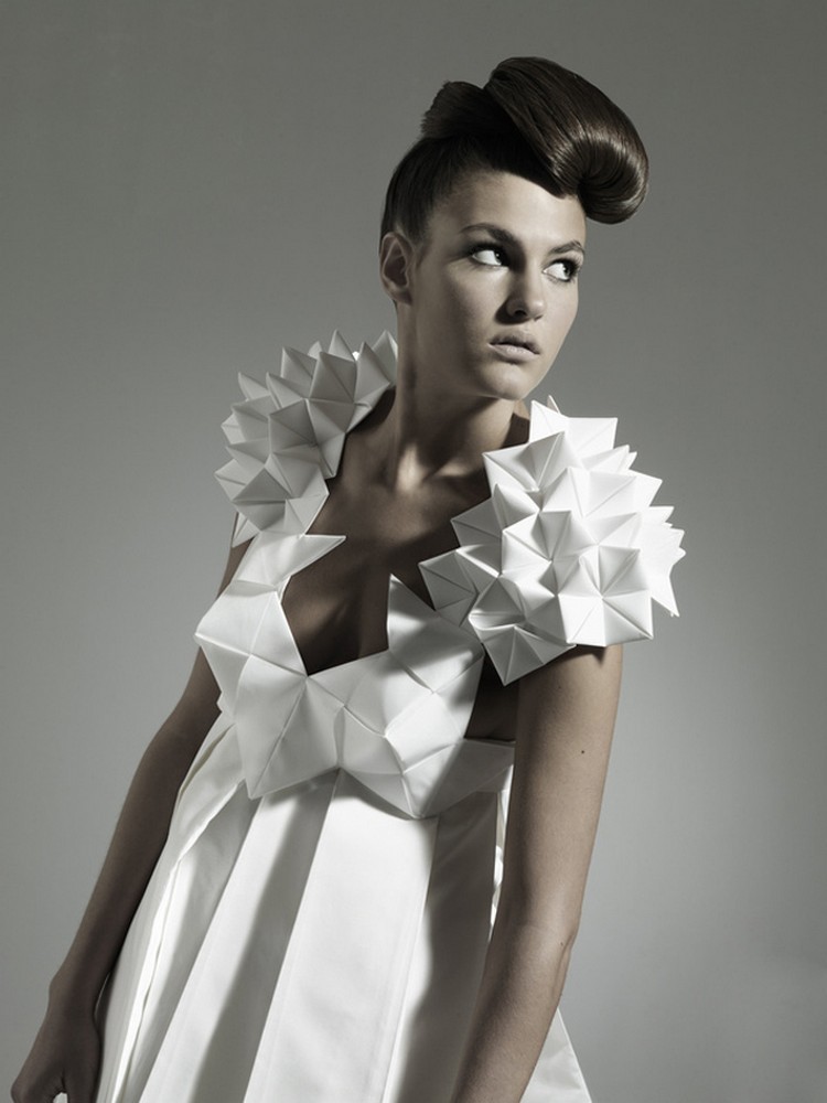 tendance-fashion-origami-femme-robe-couture-classe