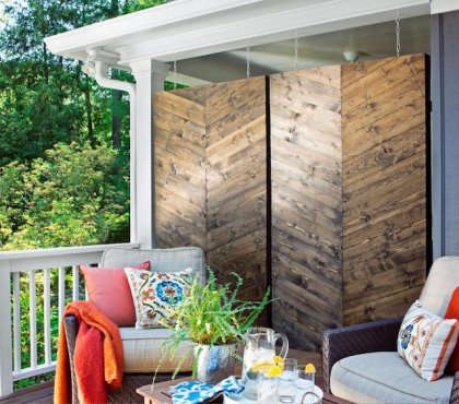 DIY panneau bois extérieur brise vue chevron déco terrasse