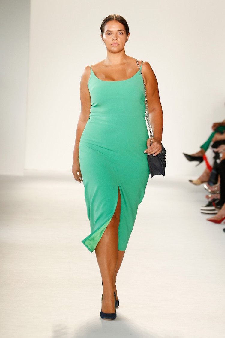 Fashion Week New York robe midi vert menthe avec fente