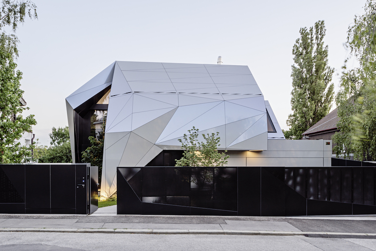 architecture origami contemporaine maison privée façade alu acier