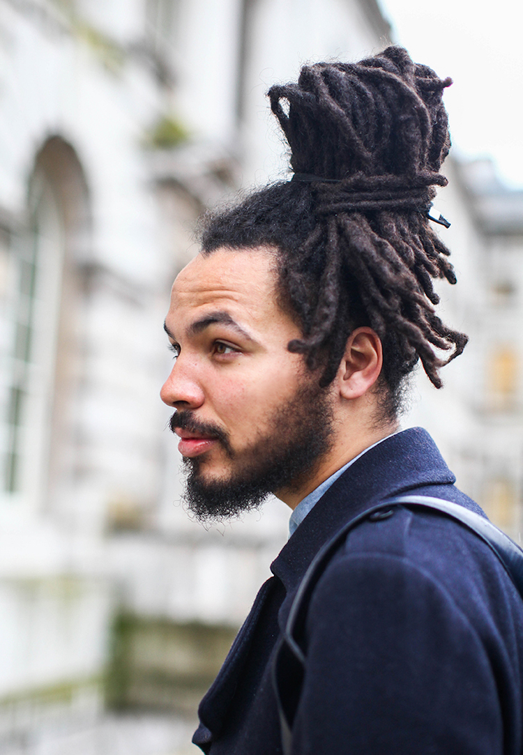 coiffure hipster homme dreadlocks cheveux longs