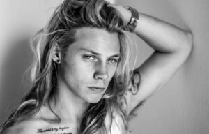 coupe homme cheveux long blonds look moderne tendances capillaires homme 2017 2018