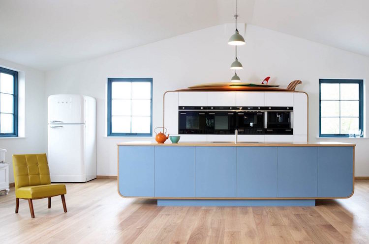 cuisine design contemporain inspiré classiques vintage Air Kitchens by deVOL