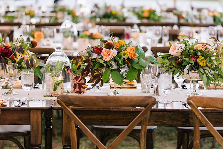 décoration table mariage automne compsitions fleurs romantiques
