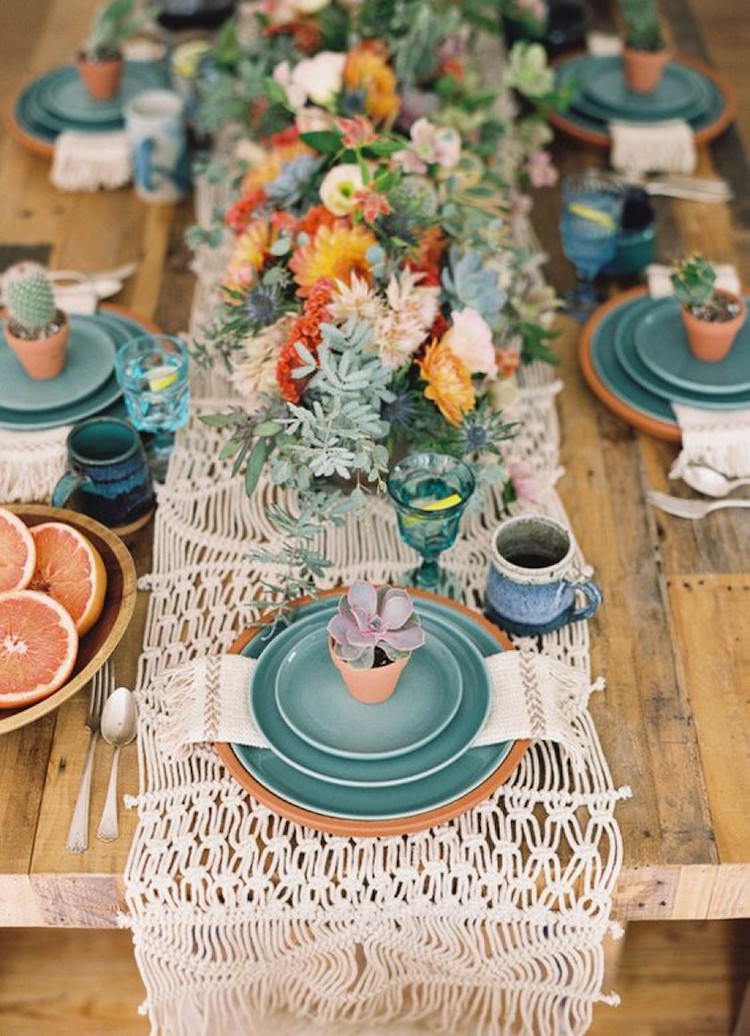 décoration table mariage automne plein air centre table fleurs chemin table crochet