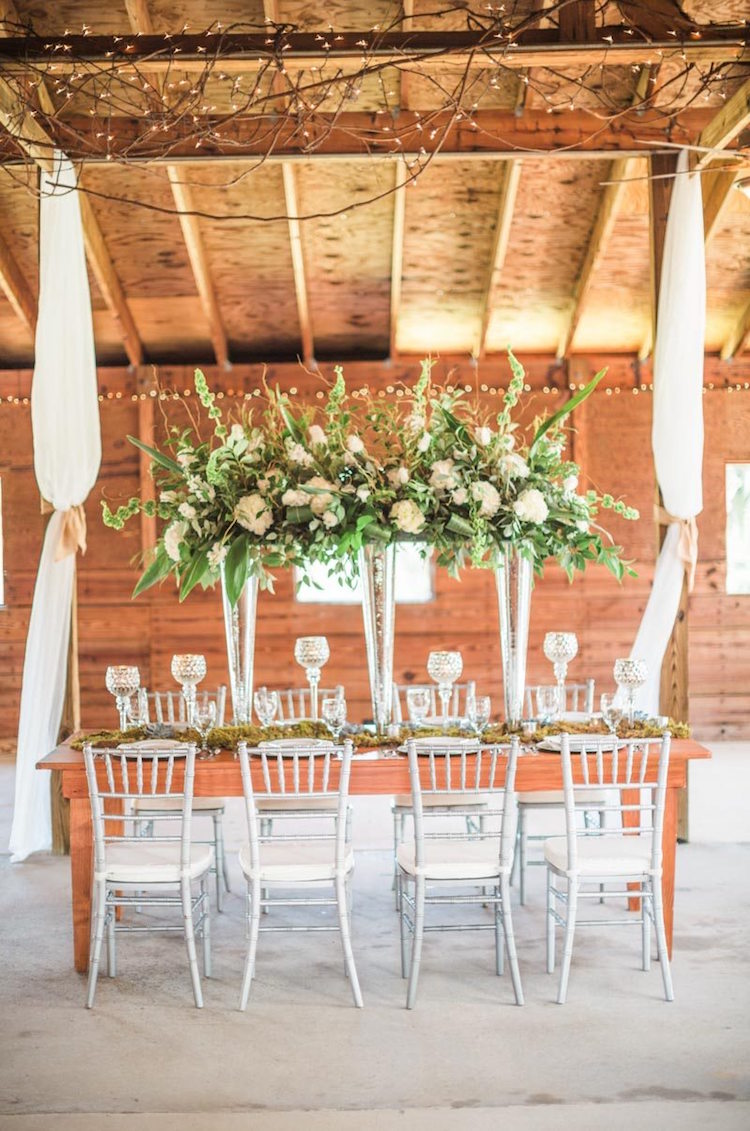 décoration table mariage automne style nature déco mousse végétale composition hortensias feuillages