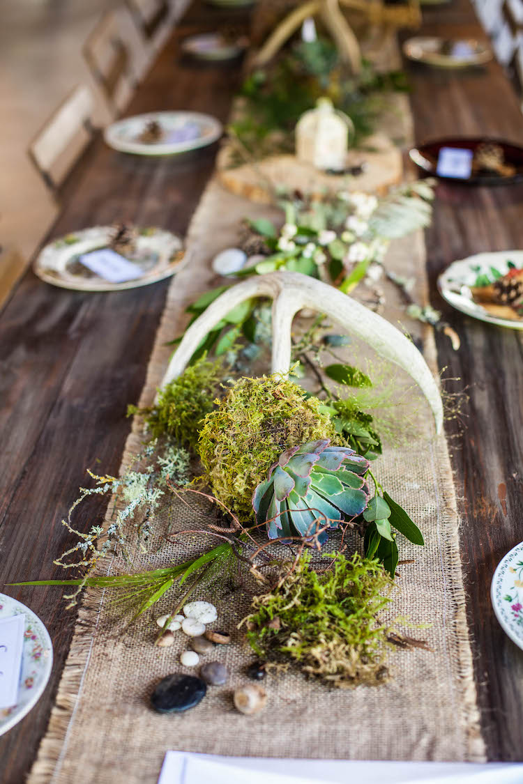 décoration table mariage automne style rustique succulentes mousse cailloux