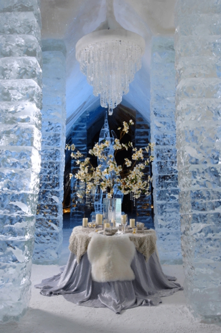 décoration table mariage hiver blanc argent nappe grise centre table fleurs
