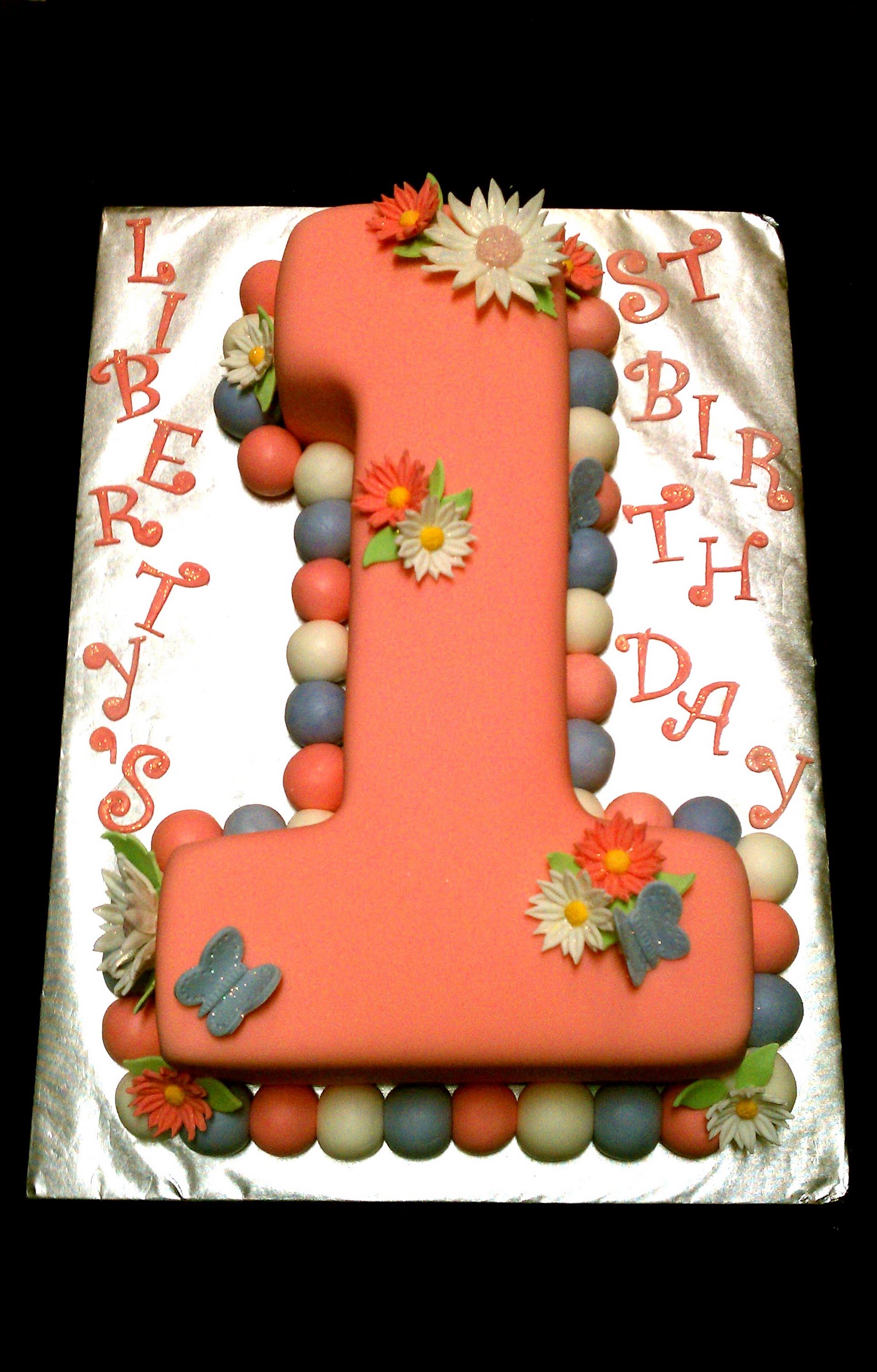 gâteau anniversaire 1 an décoration originale