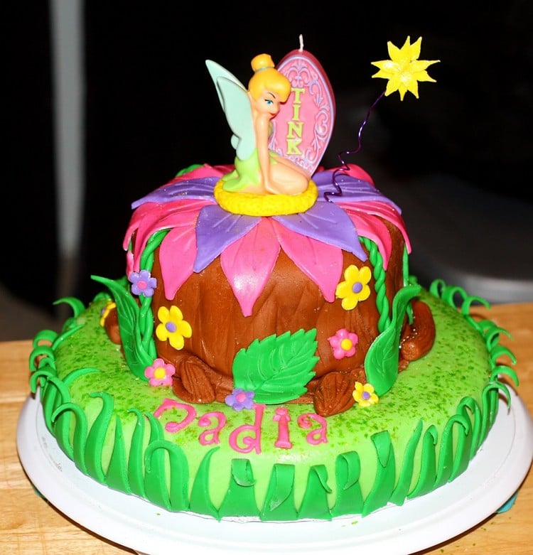 gâteau anniversaire fille conte fée idée déco fête inspirée Disney