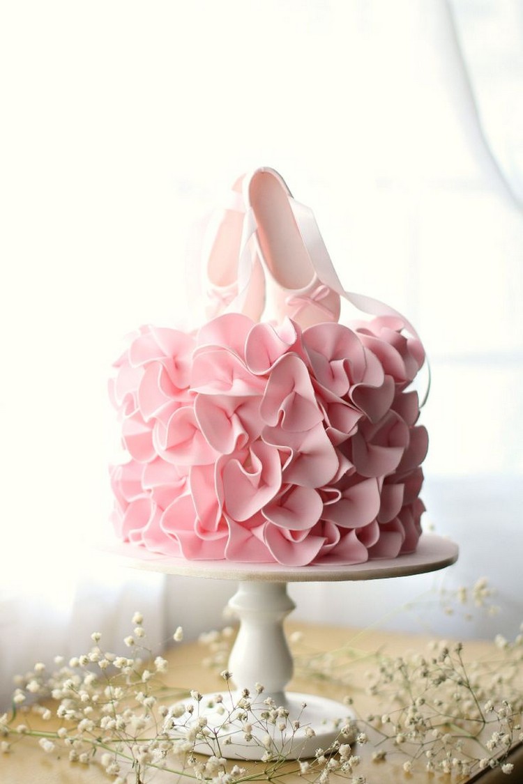 gâteau anniversaire fille idée déco fête fille princesse