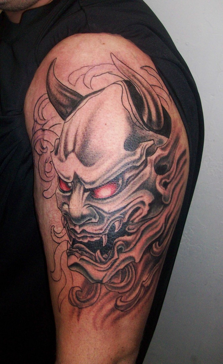 idée tatouage homme bras diable
