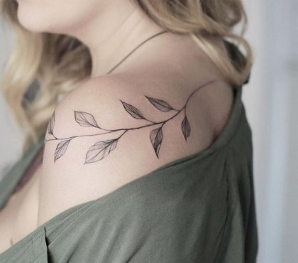 idées tatouages femme épaule très bel inkage