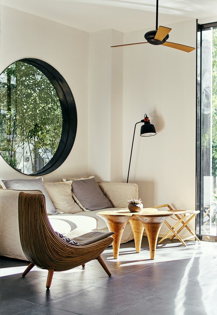 meuble bois exotique carrelage fenêtre ovale
