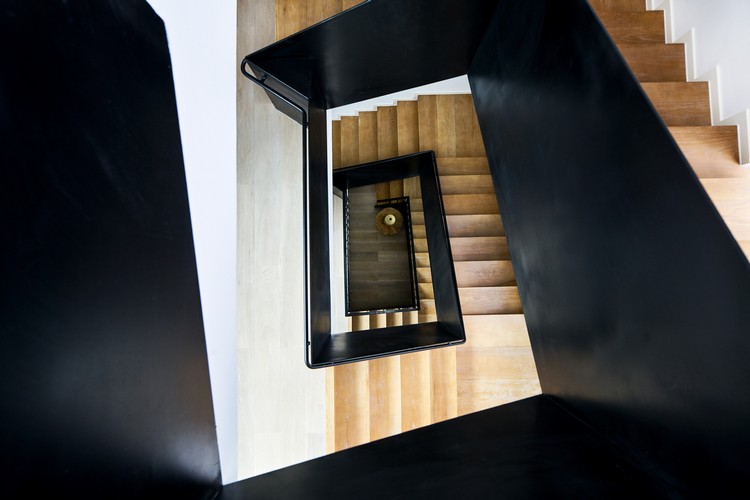 meuble bois exotique escalier en bois