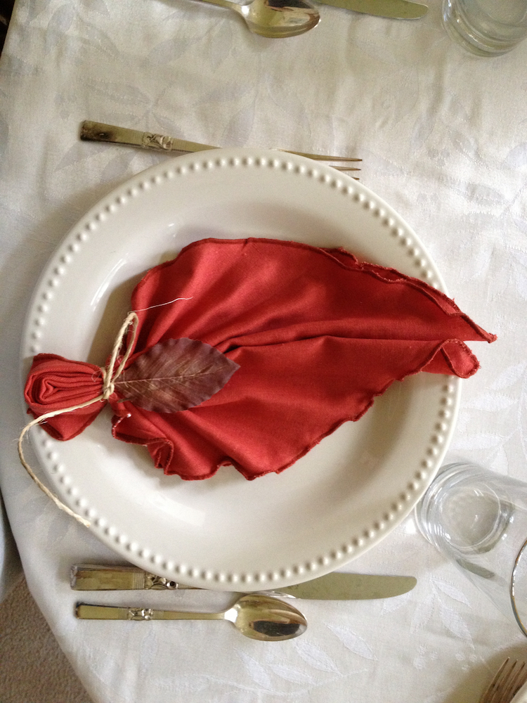 pliage serviette facile feuille automne rouge serviette tissu