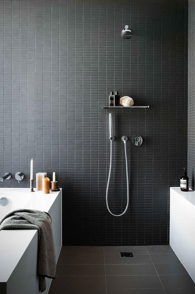 salle de bain noir et blanc design ultra moderne