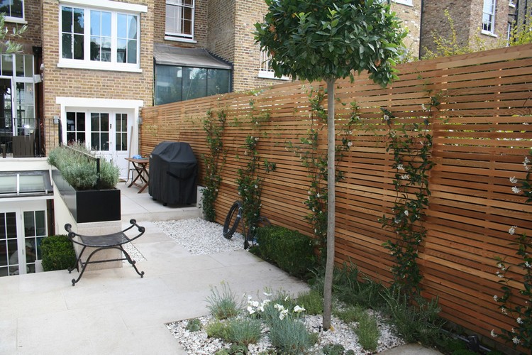 séparation jardin mitoyen clôture en bois moderne