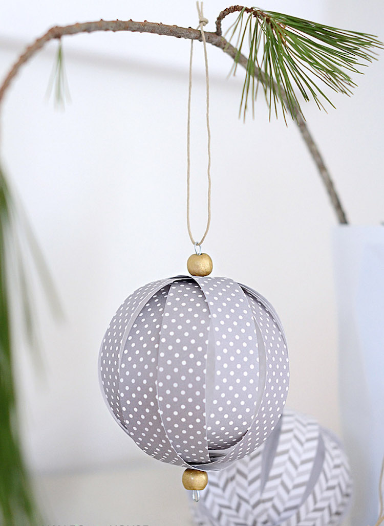 Boule De Noël à Fabriquer Ou Décorer Soi Même Laquelle De