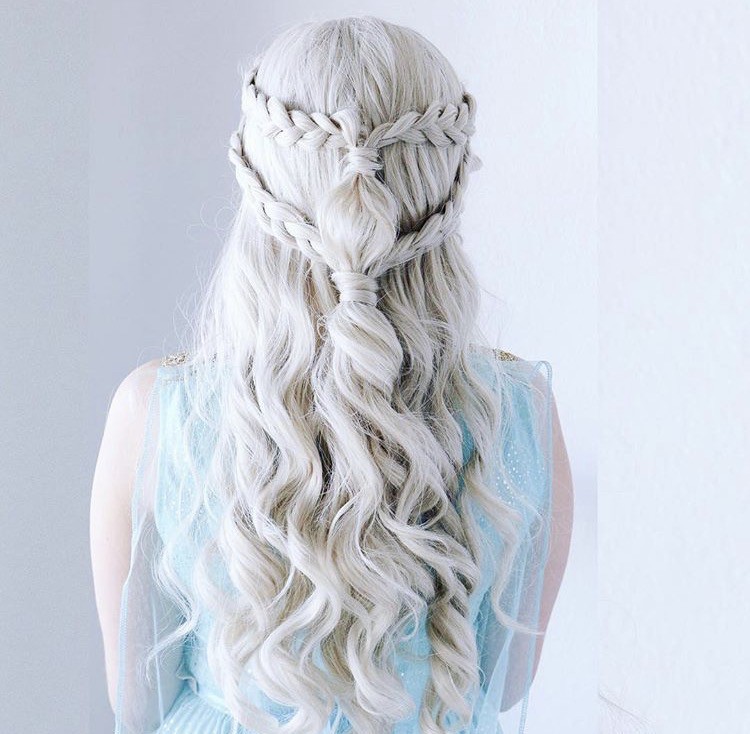 coiffure mariée cheveux long blond platine idée look mariage reine dragons personnages de Game of Thrones
