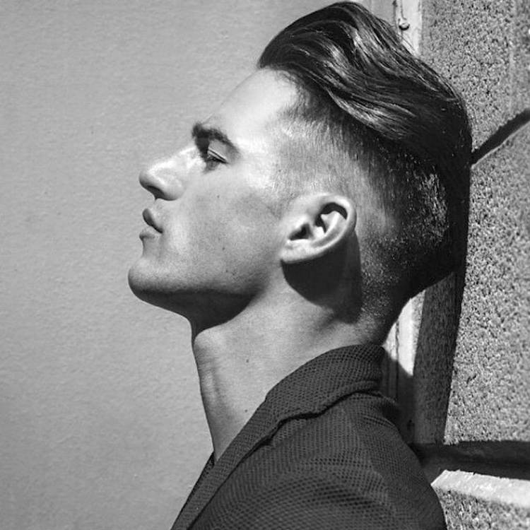 coupe undercut homme façon Pompadour moderne