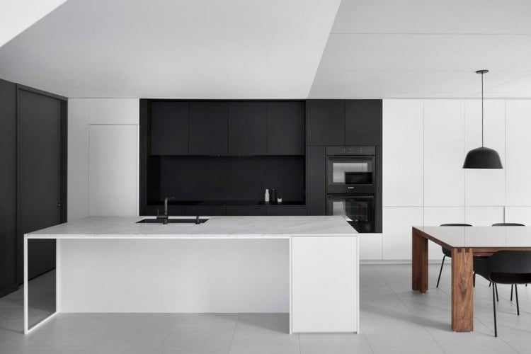 cuisine moderne minimaliste en noir et blanc