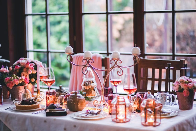 décoration de table Noël sophistiquée tons poudrés